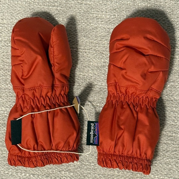 Patagonia Other - Brand NEW Patagonia baby puff mitts retail $45